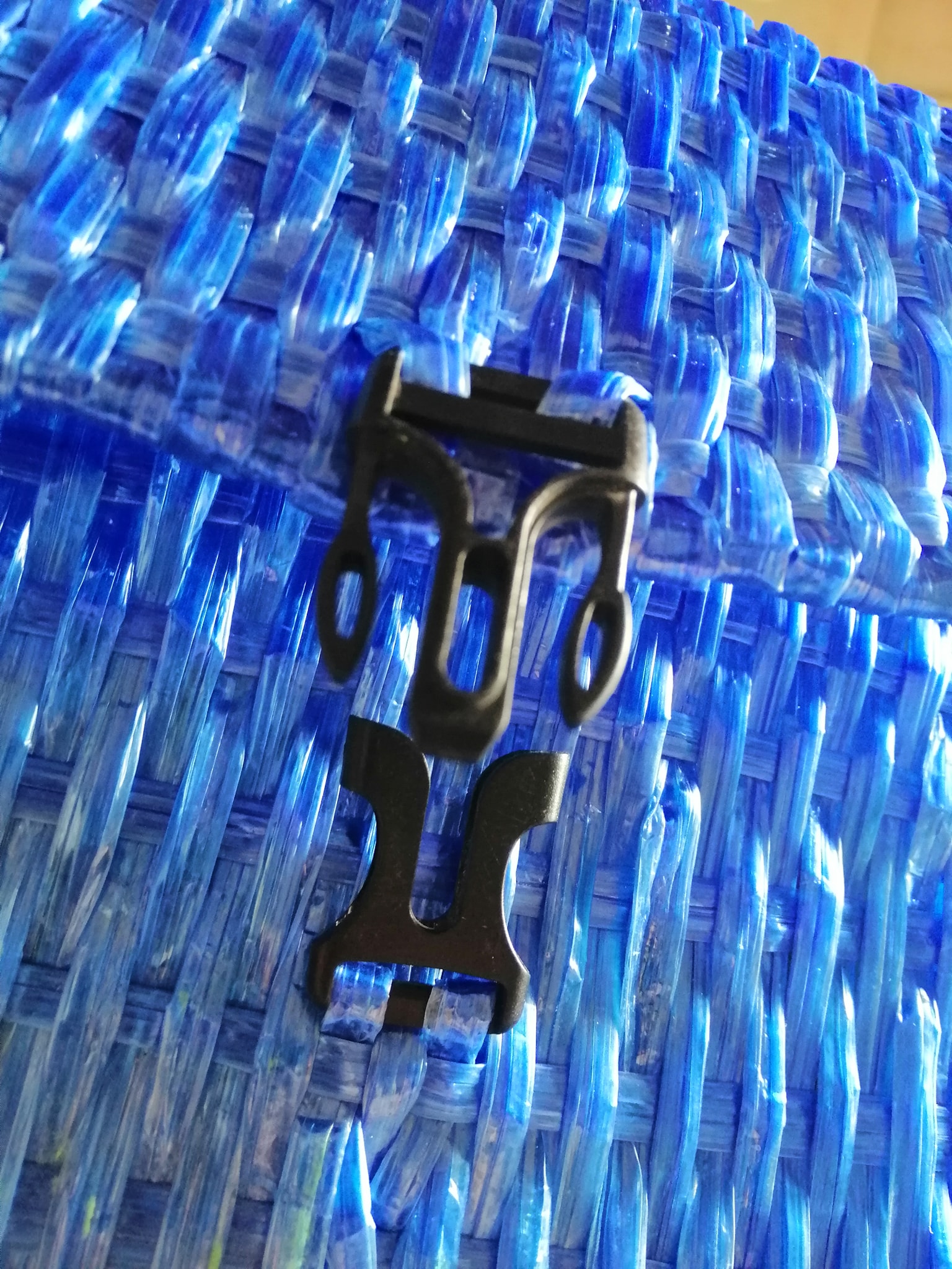Facebook/Sophous Suon A buckle to keep the content safe.